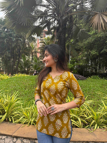 Rasrang- pure cotton short kurti - Zeemi World 