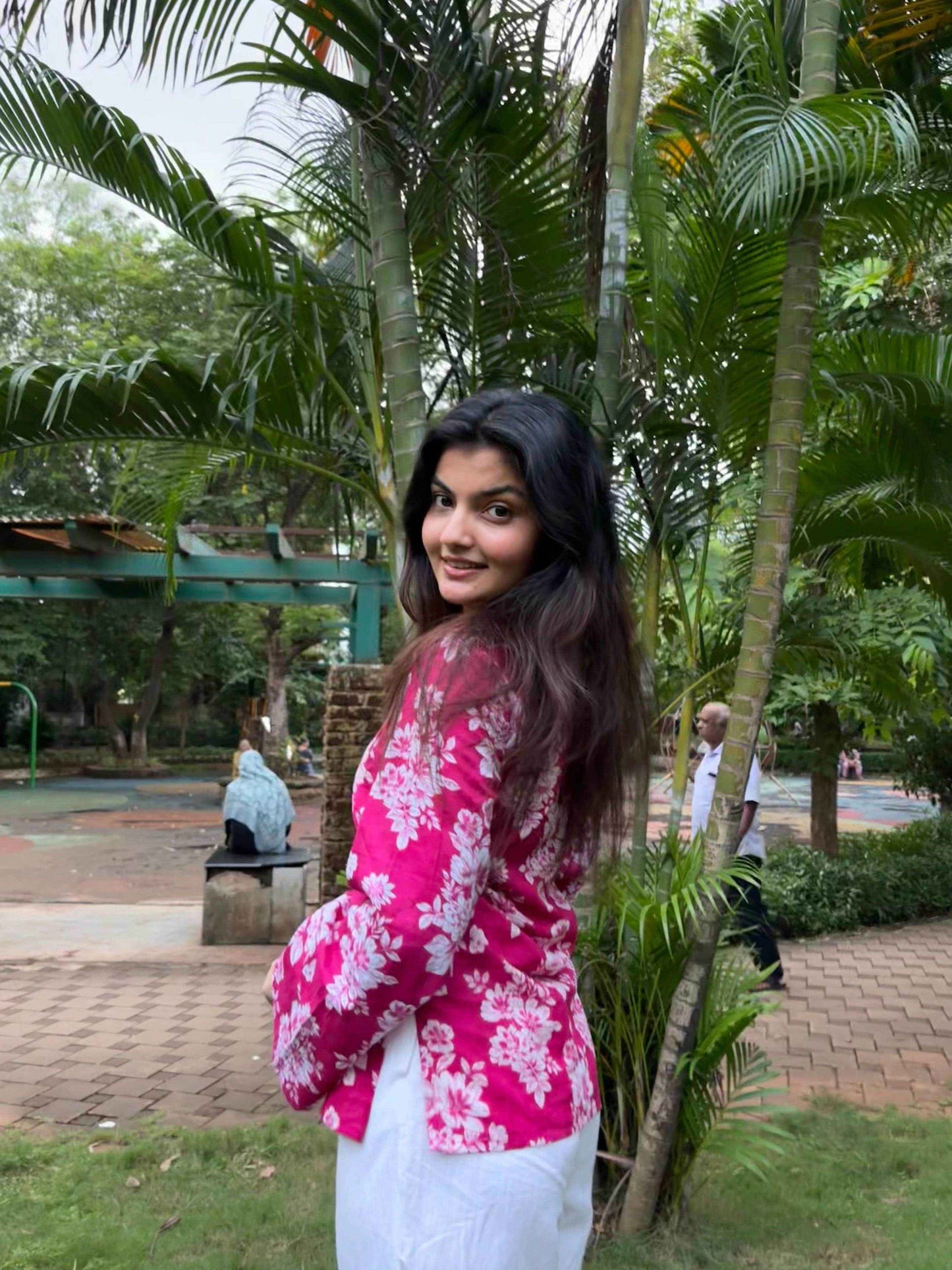 Maitri- floral print short kurti - Zeemi World 